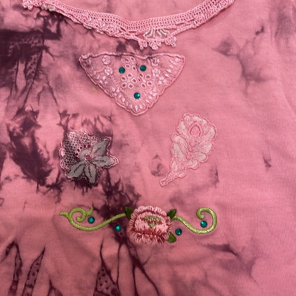 Sisley fancy tank top .  Is a size SMALL BUT MORE OF an XS!!! - Picture 4 of 8